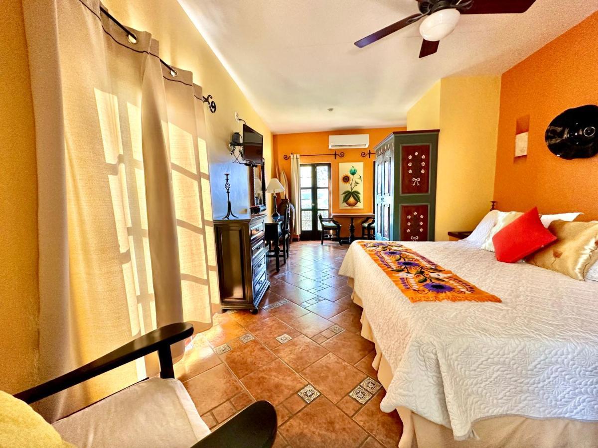 La Villa Del Ensueno Boutique Hotel Tlaquepaque Bagian luar foto