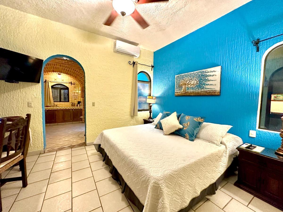 La Villa Del Ensueno Boutique Hotel Tlaquepaque Bagian luar foto