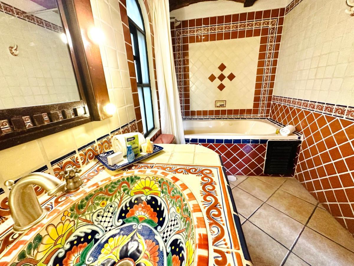 La Villa Del Ensueno Boutique Hotel Tlaquepaque Bagian luar foto